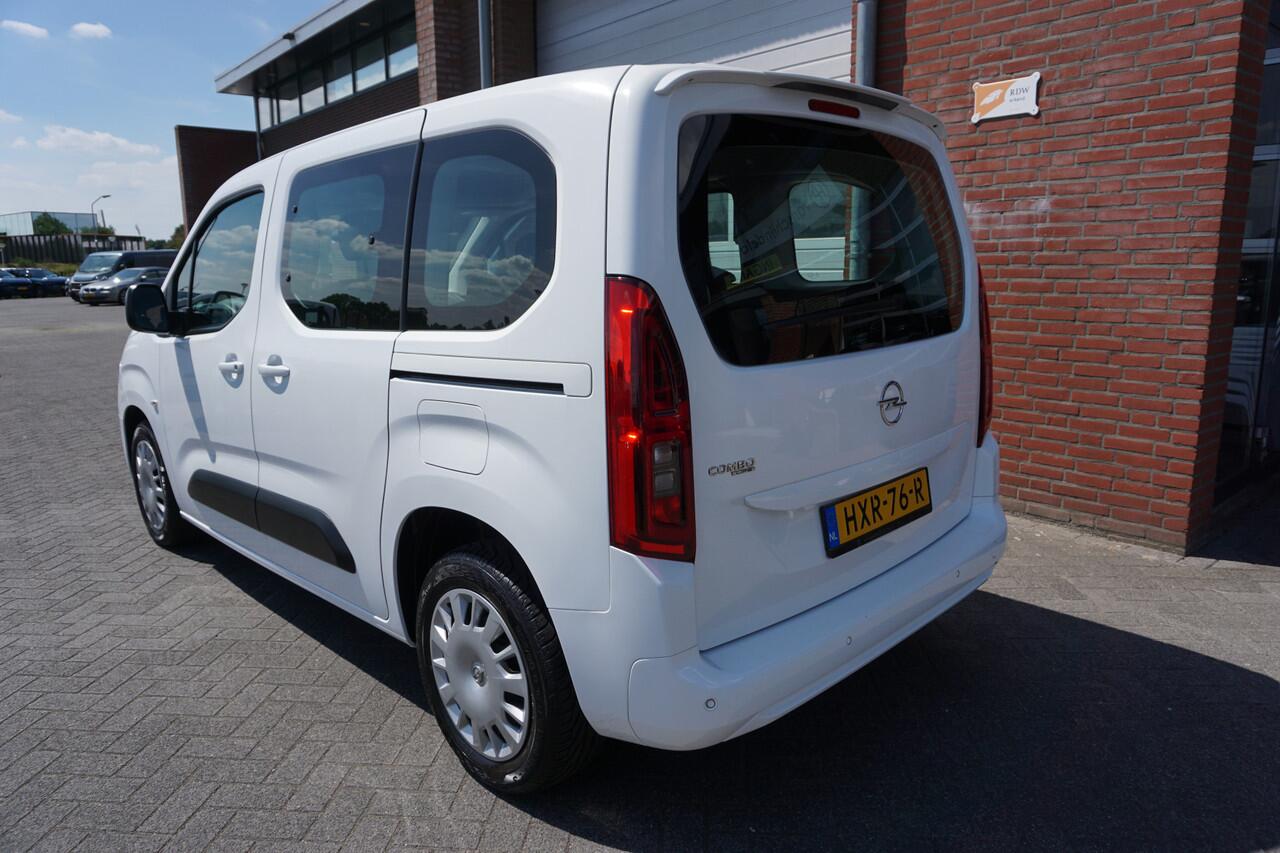 Opel COMBO TOUR 1.2 Turbo L1H1 Edition 5 PERSOONS 5 STOELEN- PARKEERSENSOREN - NAVI - APPLE CARPLAY / ANDROID - AIRCO - CRUISE - RIJSTROOKSENSOR - PARKEERHULP - 2X SCHUIFDEUR - DAB+ - BLUETOOTH - AUT. VERLICHTING