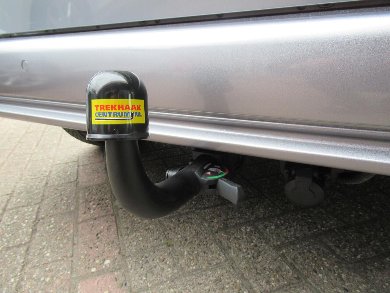 Opel COMBO TOUR 1.2 Turbo L1H1 Edition| 110-PK | Clima-Airco | Apple Carplay | Parkeercamera | Incl. BOVAG Garantie | Trekhaak |