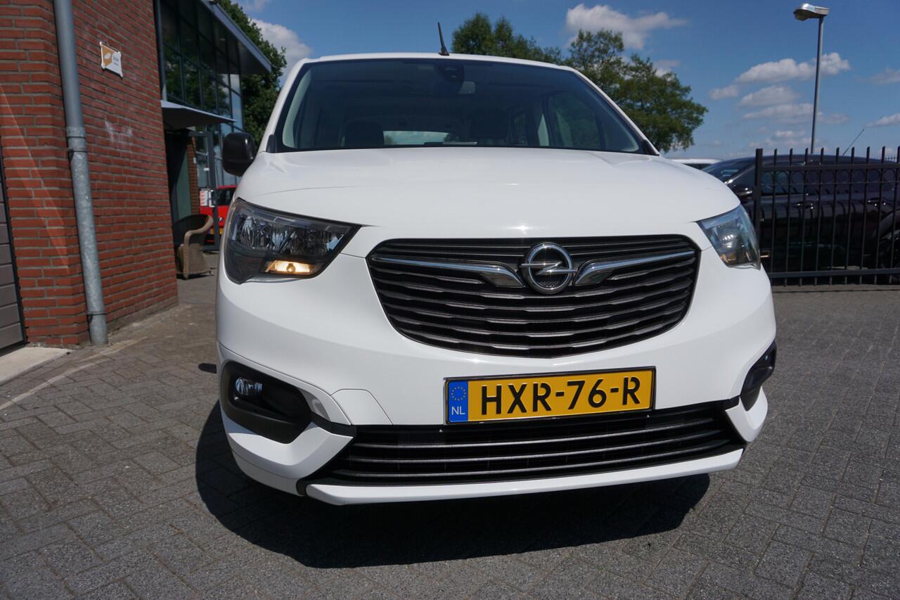 Opel COMBO TOUR 1.2 Turbo L1H1 Edition 5 PERSOONS 5 STOELEN- PARKEERSENSOREN - NAVI - APPLE CARPLAY / ANDROID - AIRCO - CRUISE - RIJSTROOKSENSOR - PARKEERHULP - 2X SCHUIFDEUR - DAB+ - BLUETOOTH - AUT. VERLICHTING