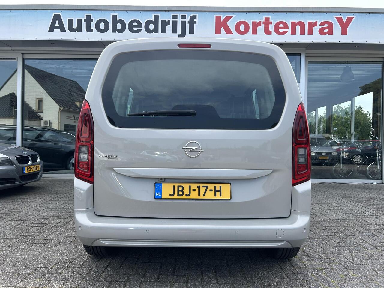 Opel COMBO TOUR 1.2 Turbo L1H1 Edition 100% dealer onderhouden/navi/airco/pdc/nieuwstaat