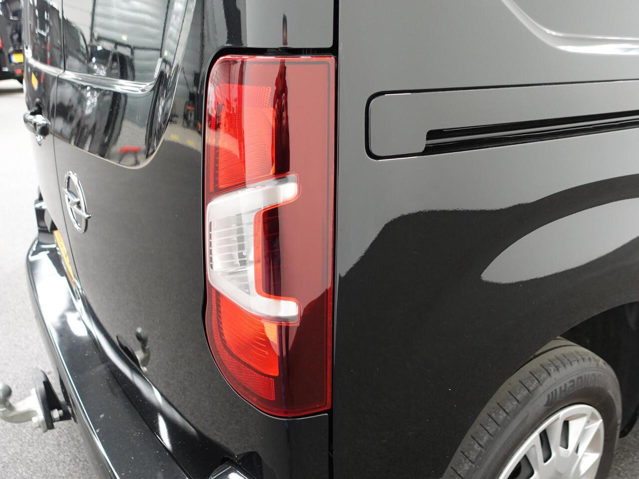 Opel COMBO 1.5D L1H1 Edition Automaat Navi Parkeersensoren Navi Trekhaak Cruise Control 2 Zits