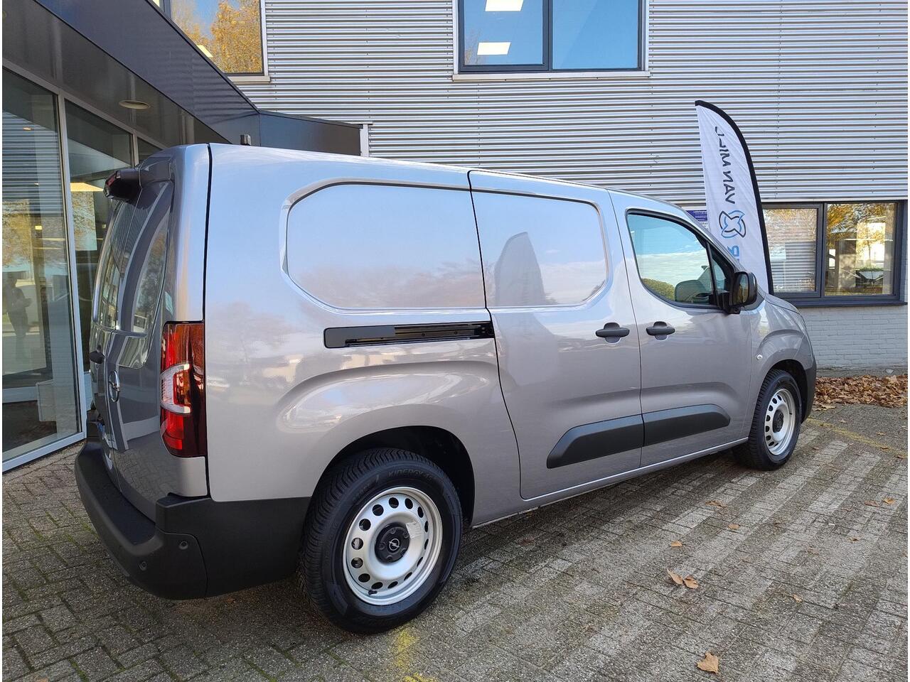 Opel COMBO Electric L2 50 kWh 136pk | 8 jaar garantie | 0% financial lease | Houten afwerking laadruimte | Multimedia | Apple Carplay | Android Auto | Achteruitrijcamera | Parkeersensoren achter | Digital cockpit | Stuurwielbediening | Reservewiel | van ¤31.329 voor