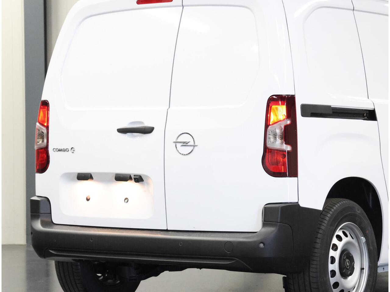 Opel COMBO Electric L1 50 kWh | Antislip (9mm) | Houten Zijwanden | DAB + | Comfortstoel |