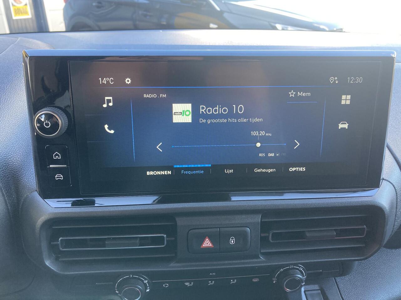 Opel COMBO Combo-e 136pk L2 50kWh | NIEUW | DIRECT LEVERBAAR | Camera | Carplay/ Android auto | Cruise Control | Airco | Laadruimte betimmering | Metallic lak