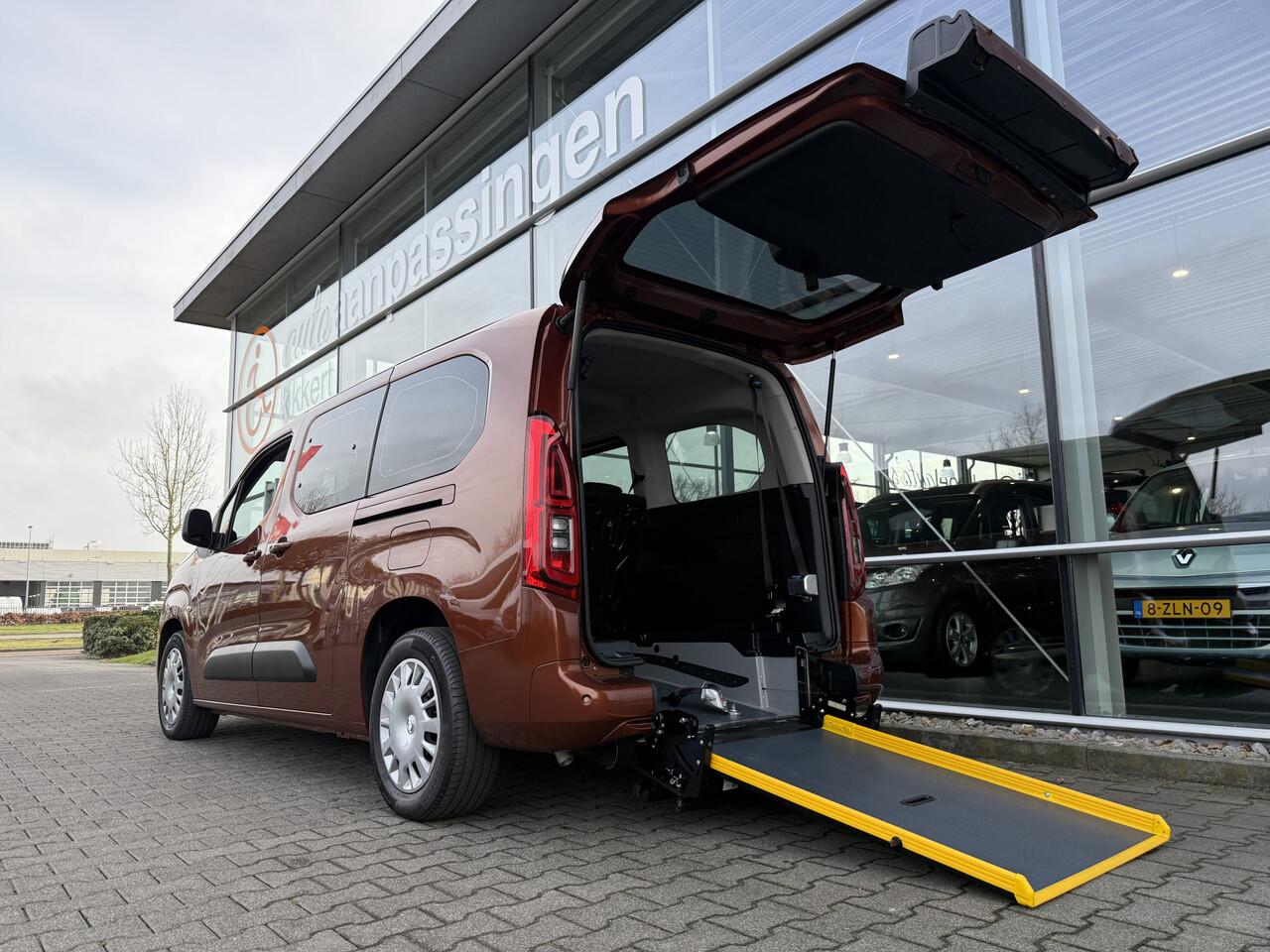 Opel COMBO Life XL 1.2 Turbo L2H1 Edition (Zeer mooie en rijk uitgeruste 5+1 Rolstoelauto met automaat!)