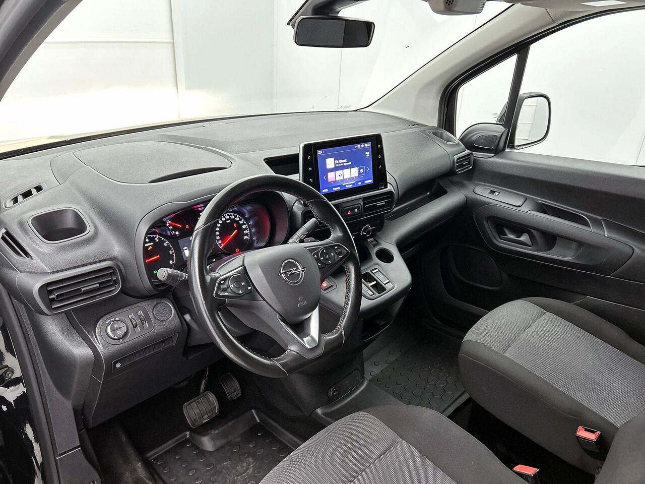 Opel COMBO 1.5D L2H1 Edition Airco Navi PDC Achter App-connect DAB+ Trekhaak
