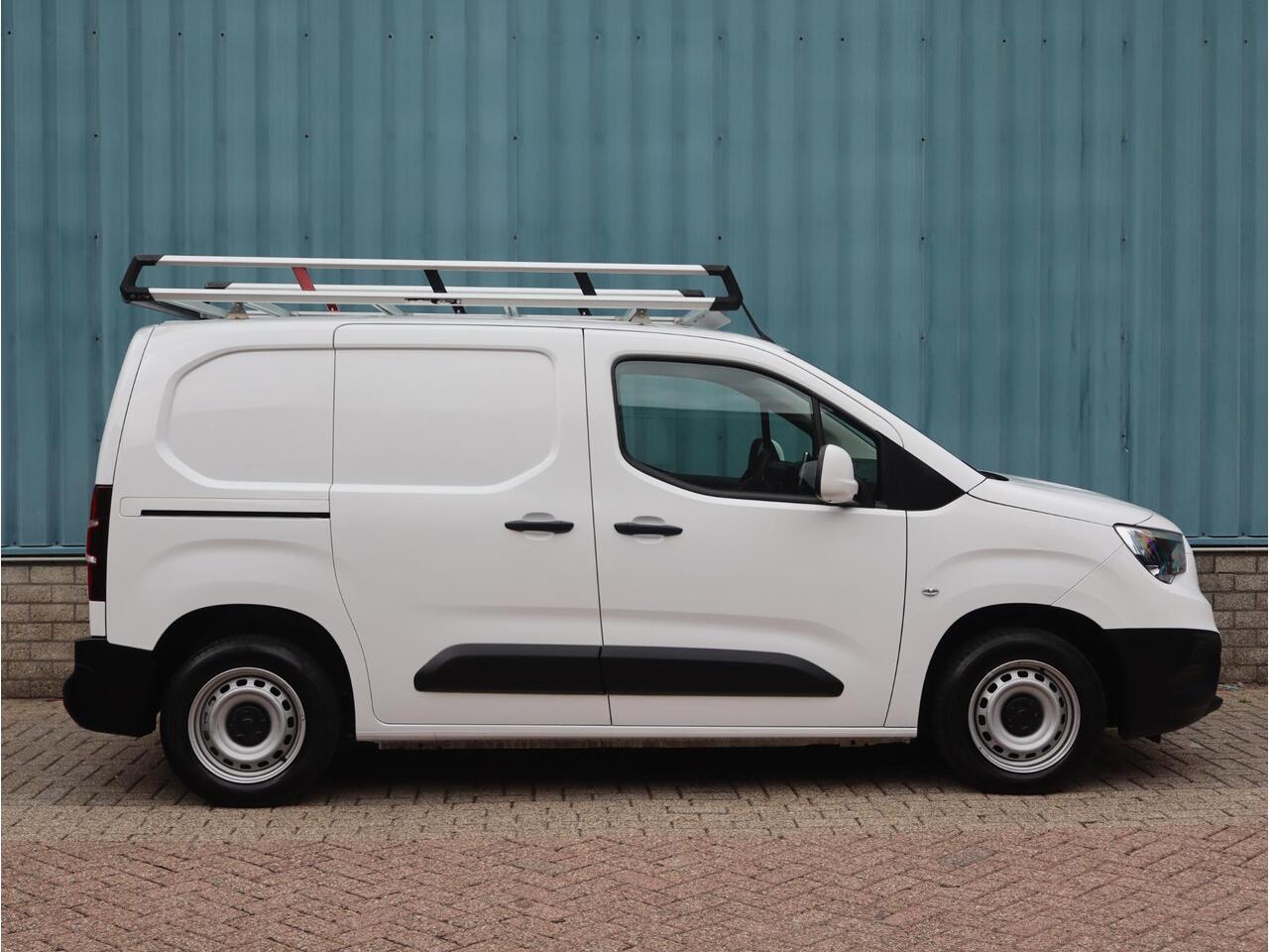 Opel COMBO GB L1H1 Edition 1.5 BlueHDi 100pk | NAVI | TREKHAAK | IMPERIAL | AIRCO |