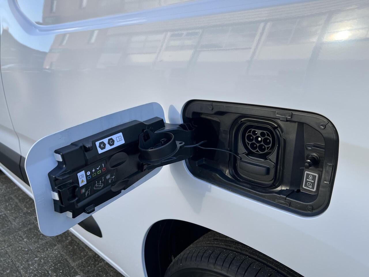 Opel COMBO Electric L1 50kWh | 0% rente | Apple Carplay | passagiersbankje | Comfort stoel | betimmering | rijklaarprijs