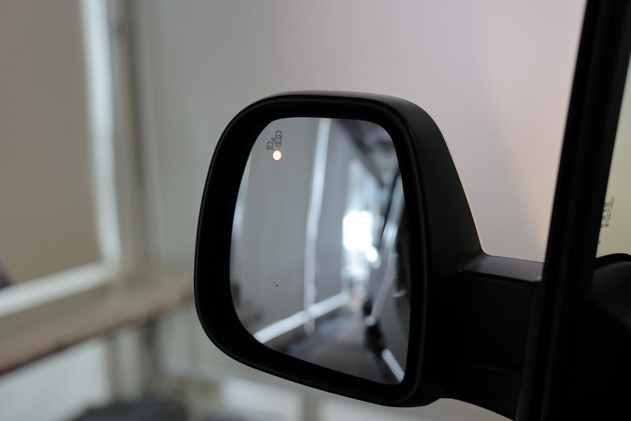 Opel COMBO 1.5 Turbo Innovation 7pers AUTOM Carplay TREKH 360Cam Side/Lane-Assist '22