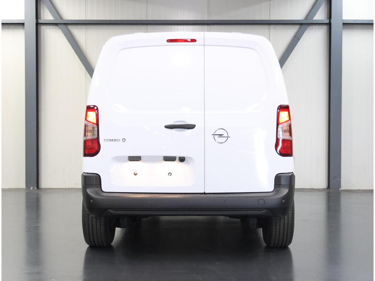 Opel COMBO Electric L1 50 kWh | Antislip (9mm) | Houten Zijwanden | DAB + | Comfortstoel |