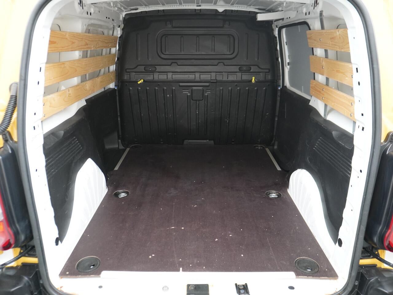 Opel COMBO 1.5CDTI EURO6 3-Persoons Airco Cruise Control Bluetooth Elektr.ramen Elektr.spiegels+Verwarmd Centr.Vergr+ab. L1H1 Edition Schuifdeur Betonplex vloer Lat om Lat betimmering