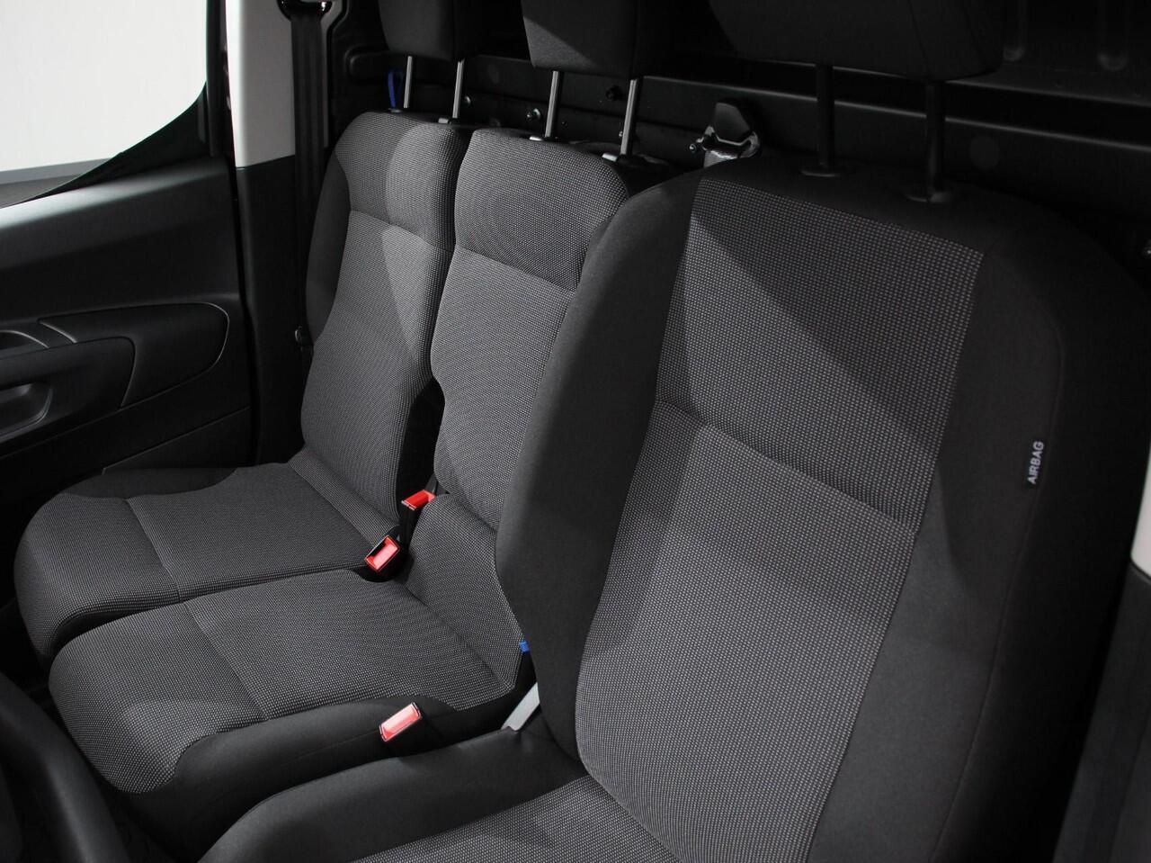 Opel COMBO 1.5 BlueHDi 130PK L2 Automaat Apple Carplay / Android Auto Navigatie Trekhaak Airco Camera Cruise Control Parkeersensoren V+A DAB