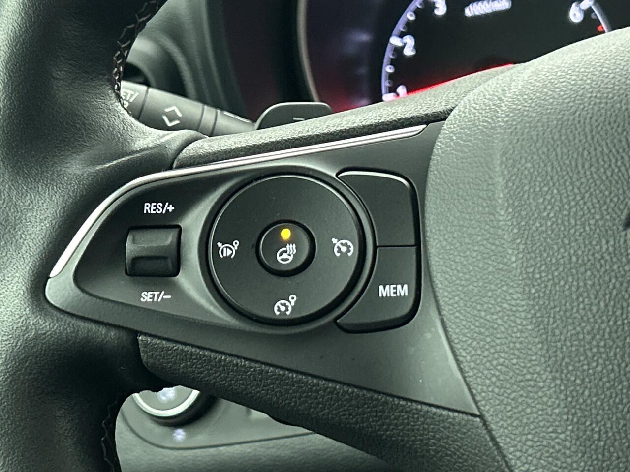 Opel COMBO LIFE 1.2 Direct leverbaar! Rolstoelauto 3+1 Direct leverbaar! Rolstoelauto 3+1