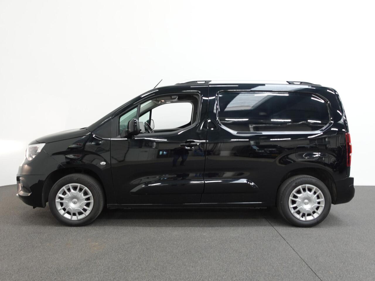 Opel COMBO 1.5D L1H1 Edition Automaat Navi Parkeersensoren Navi Trekhaak Cruise Control 2 Zits