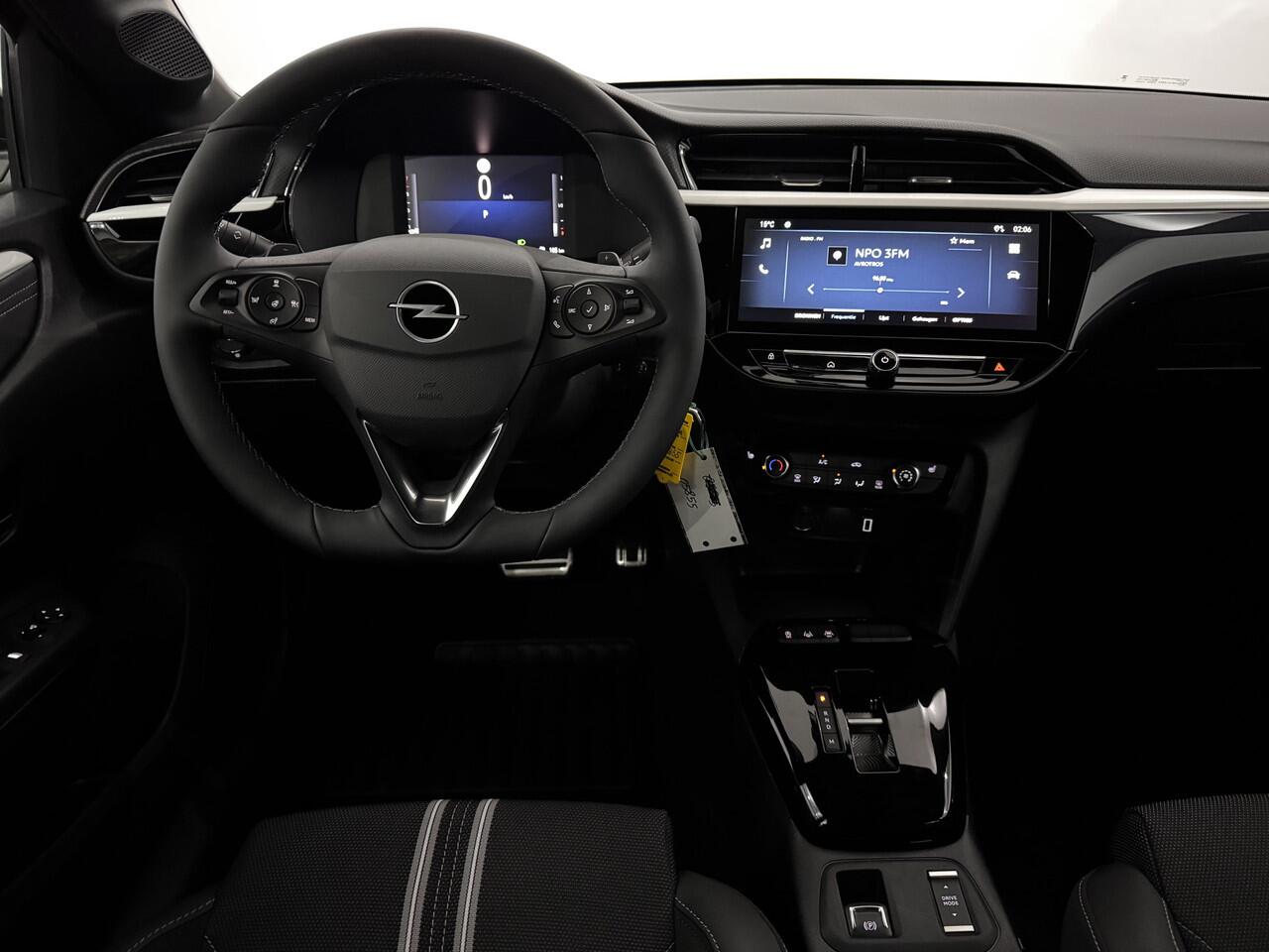 Opel CORSA 1.2 GS Half leder, Camera, Apple carplay, Virtual desk, Winterpakket, Cruise control, 2 jaar garantie