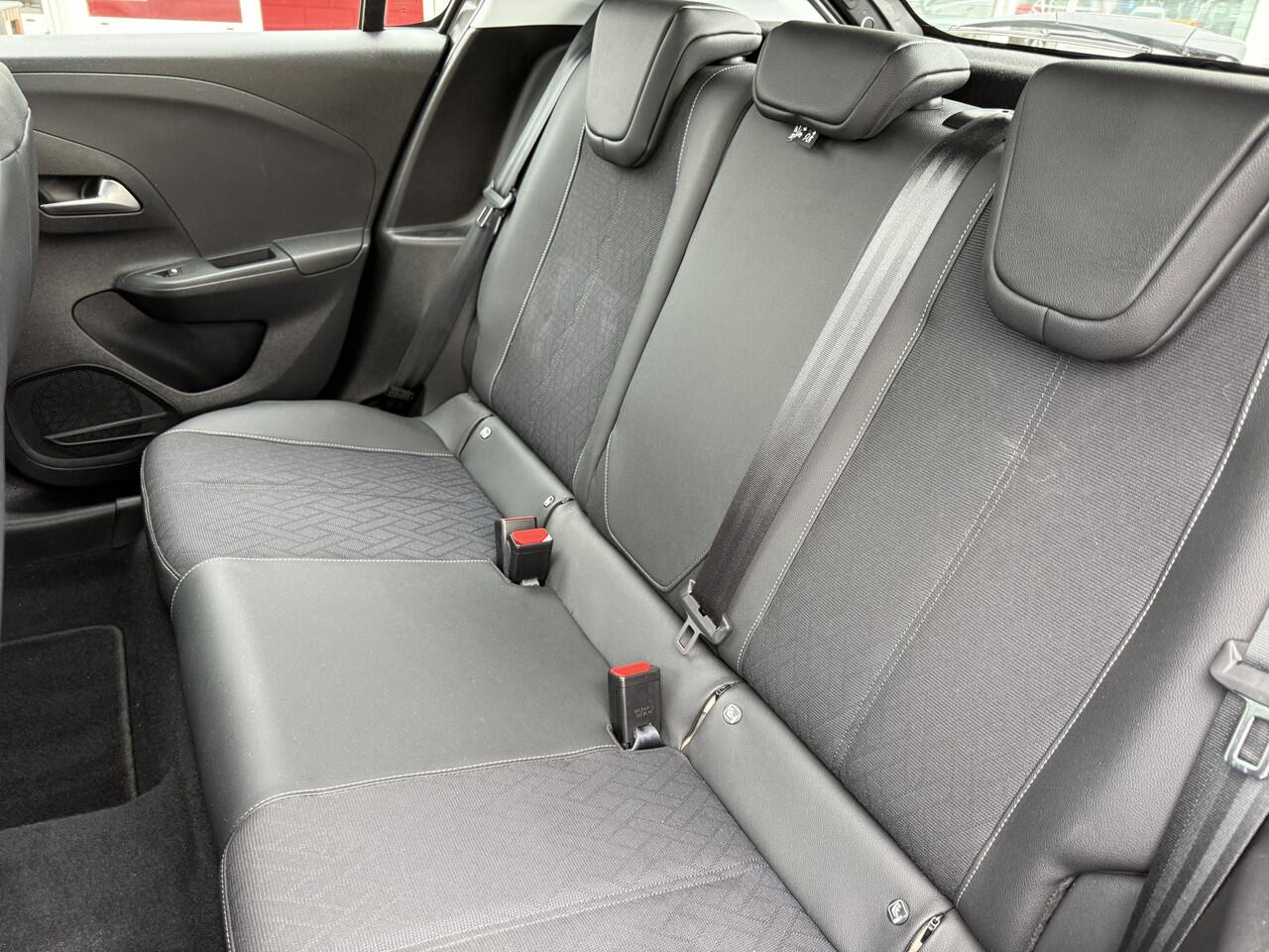 Opel CORSA 1.2 5-deurs Elegance Panoramadak, Navigatie, Comf.intr, LED verl, etc..