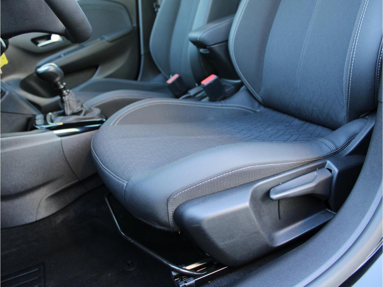 Opel CORSA 1.2 GS Line | Navi / Camera / Airco