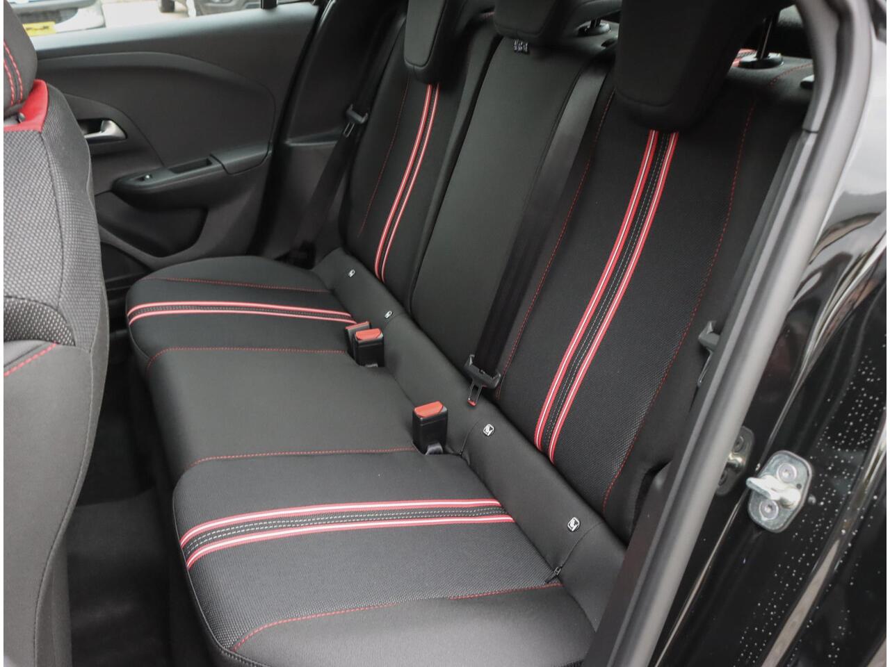 Opel CORSA 100pk Turbo GS Line | AppleCarPlay/AndroidAuto | Airco | Navigatie | 16"LMV | LED | Virt.Cockpit | Parkeersensoren | Isofix |