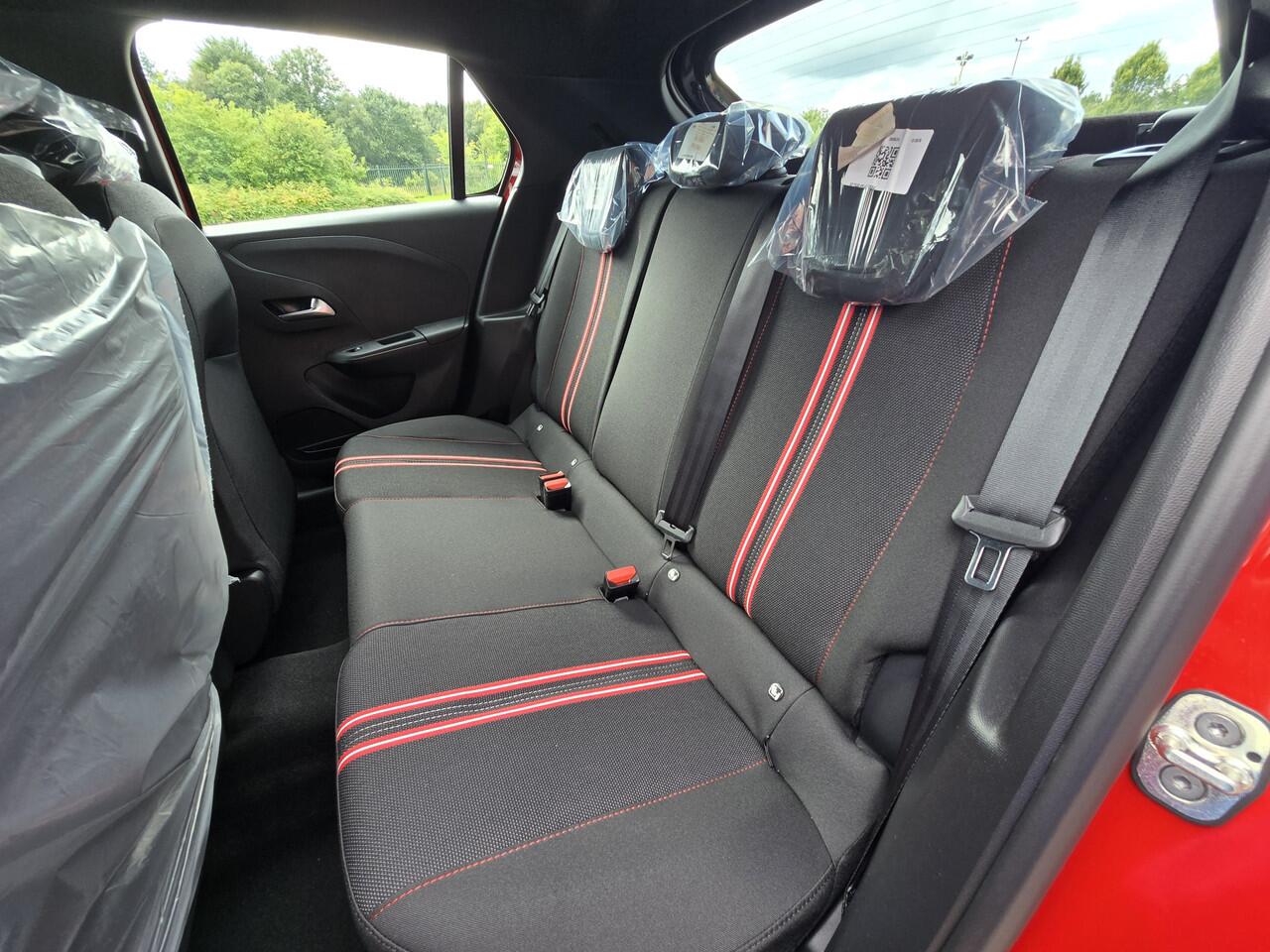 Opel CORSA 1.2 GS Nieuw Nieuw, import uit Denemarken Niet geregistreerd en niet gereden