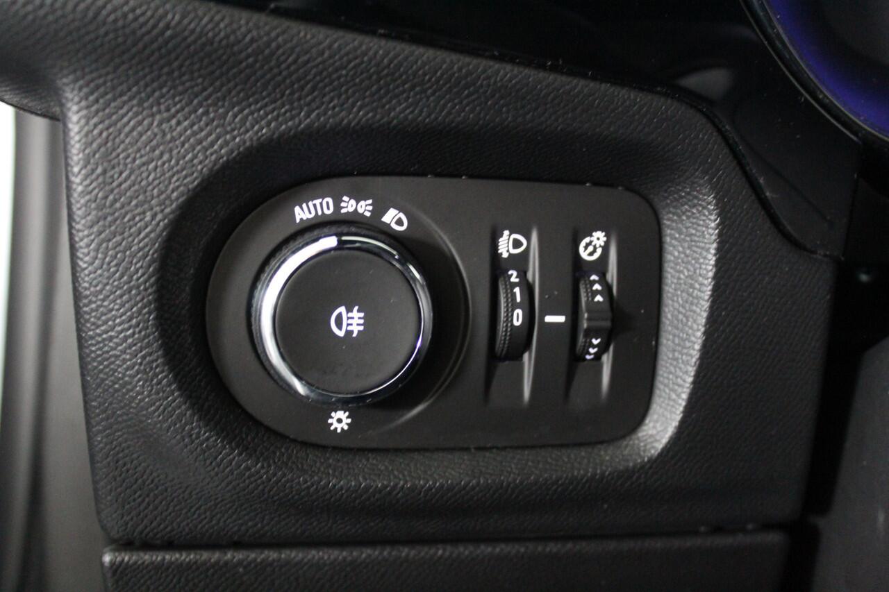 Opel CORSA 1.2 Turbo GS Stuur + Stoel verwarming l Cruise control l Navigatie l AppleCarPlay/AndroidAuto l Parkeercamera l voor en achter sensoren l Dodehoek detectie l VDL auto