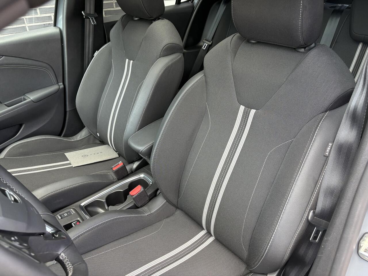 Opel CORSA 1.2 Turbo GS, 130 pk, panodak,navi via app.