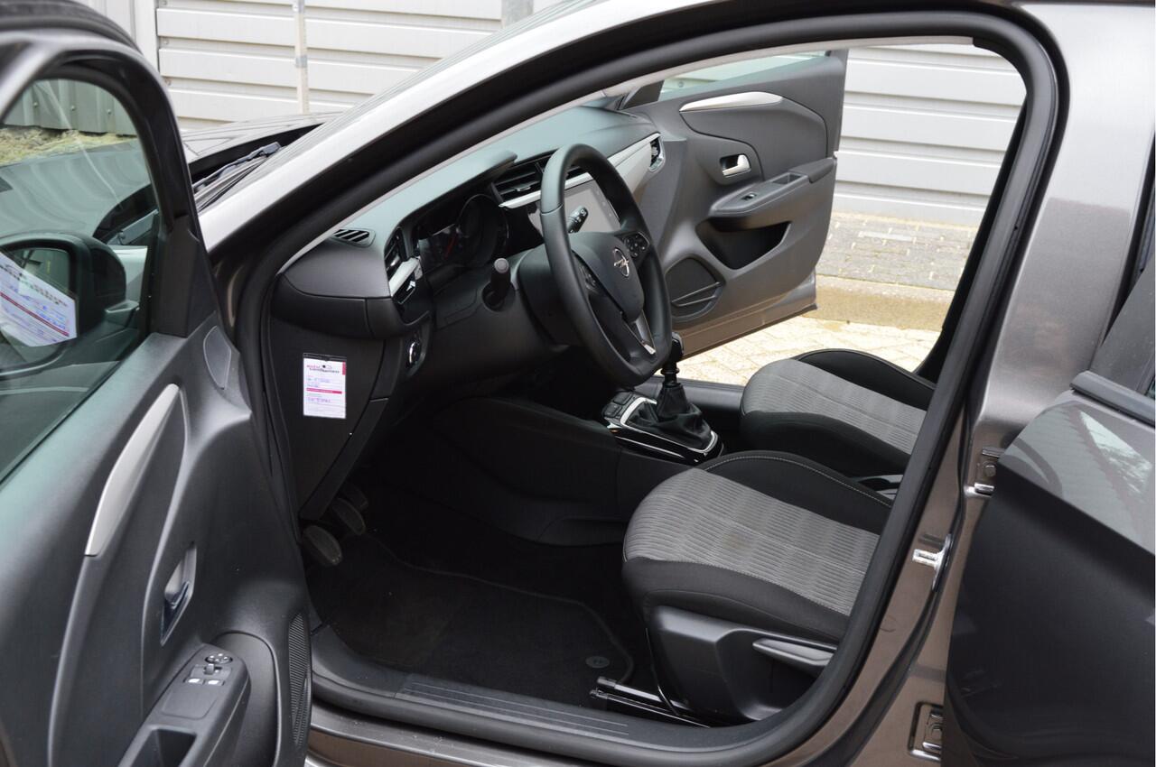 Opel CORSA 1.2 Edition O.a: Airco, Navi, Cruise, Carplay, DAB, Rijklaar, Etc. All-in prijs!