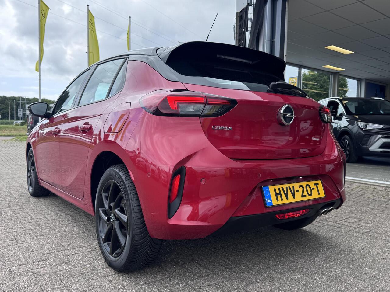 Opel CORSA 1.2 GS Line AUTOMAAT 130 pk!! | Camera | 17 inch LMV | Carplay | LED | Dode hoek