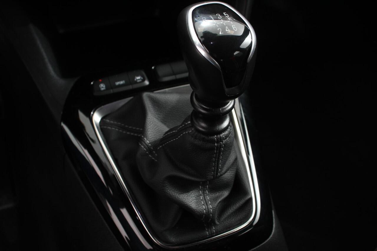 Opel CORSA 1.2 102pk GS Line Opel Corsa 1.2 GS Line | Navigatie | Apple Carplay/Android Auto | Airco | Cruise Control | Lichtmetalen velgen | Digitaal Dashboard | Sportstoelen