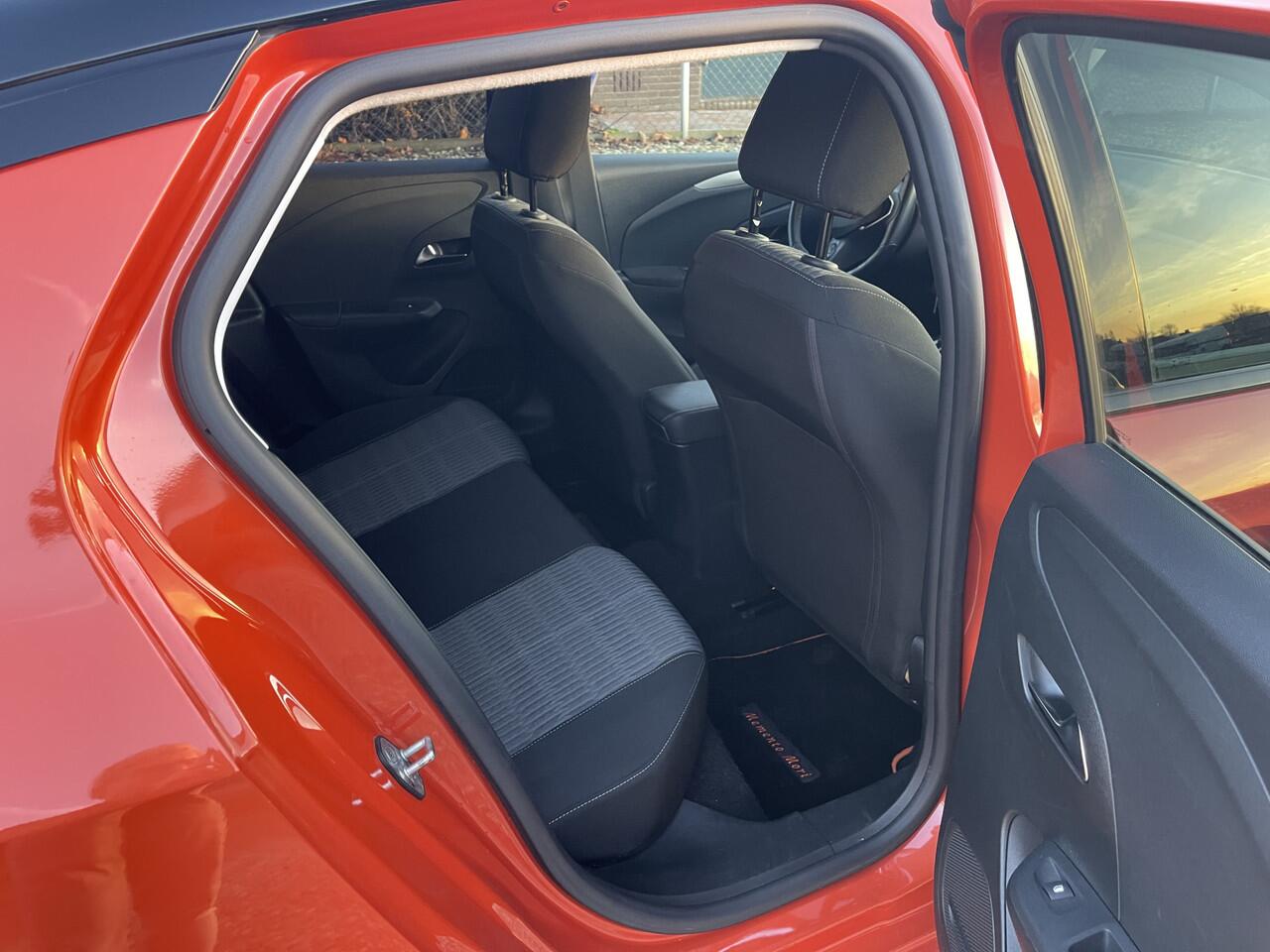 Opel CORSA 1.2 Edition Sportvelgen en Navigatie