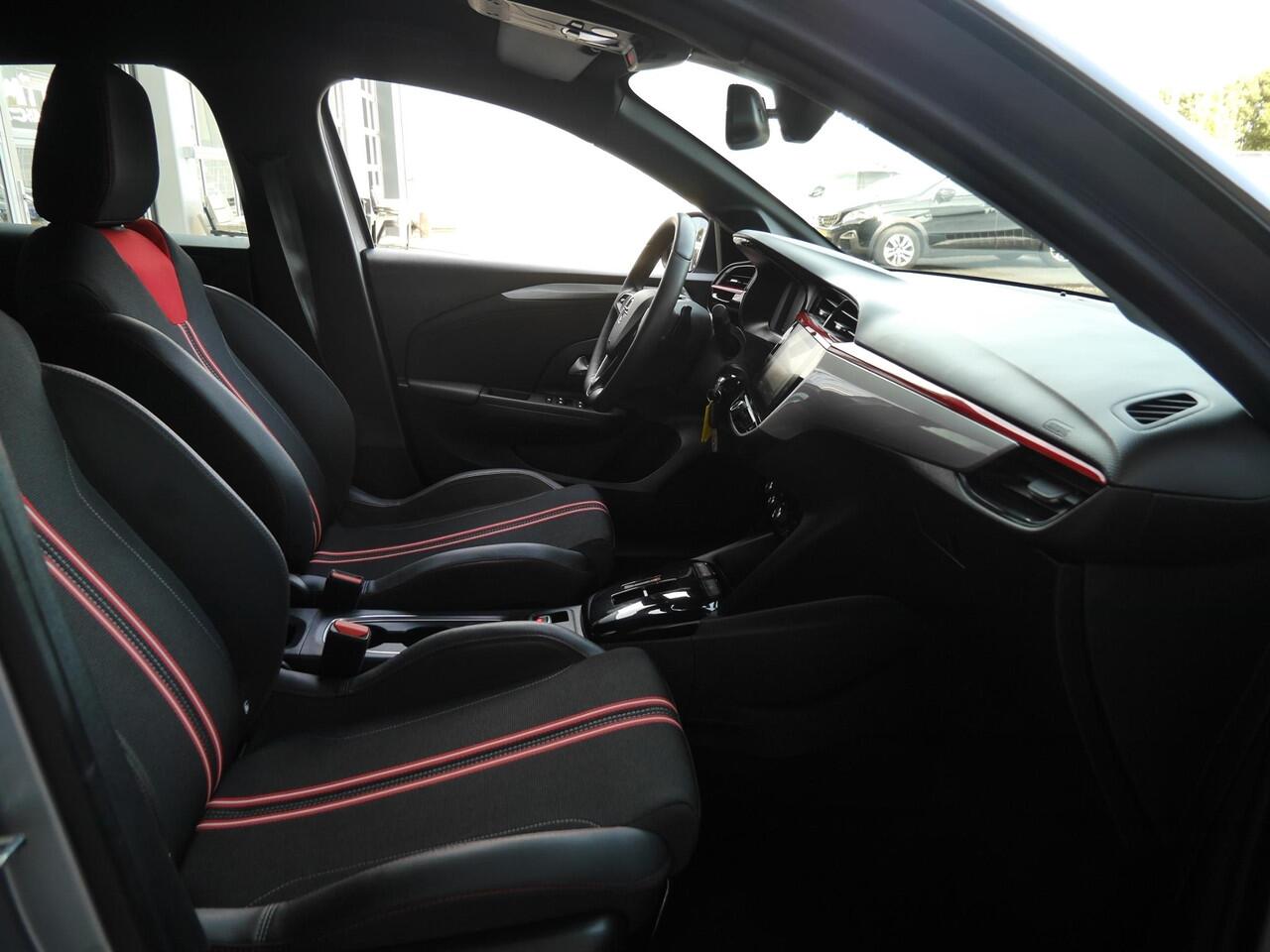 Opel CORSA 1.2 Turbo GS | Automaat | Achteruitrijcamera | Parkeersensoren voor en achter | Climate control | Cruise control | Lichtmetalen velgen | Regensensor | Apple carplay en android auto