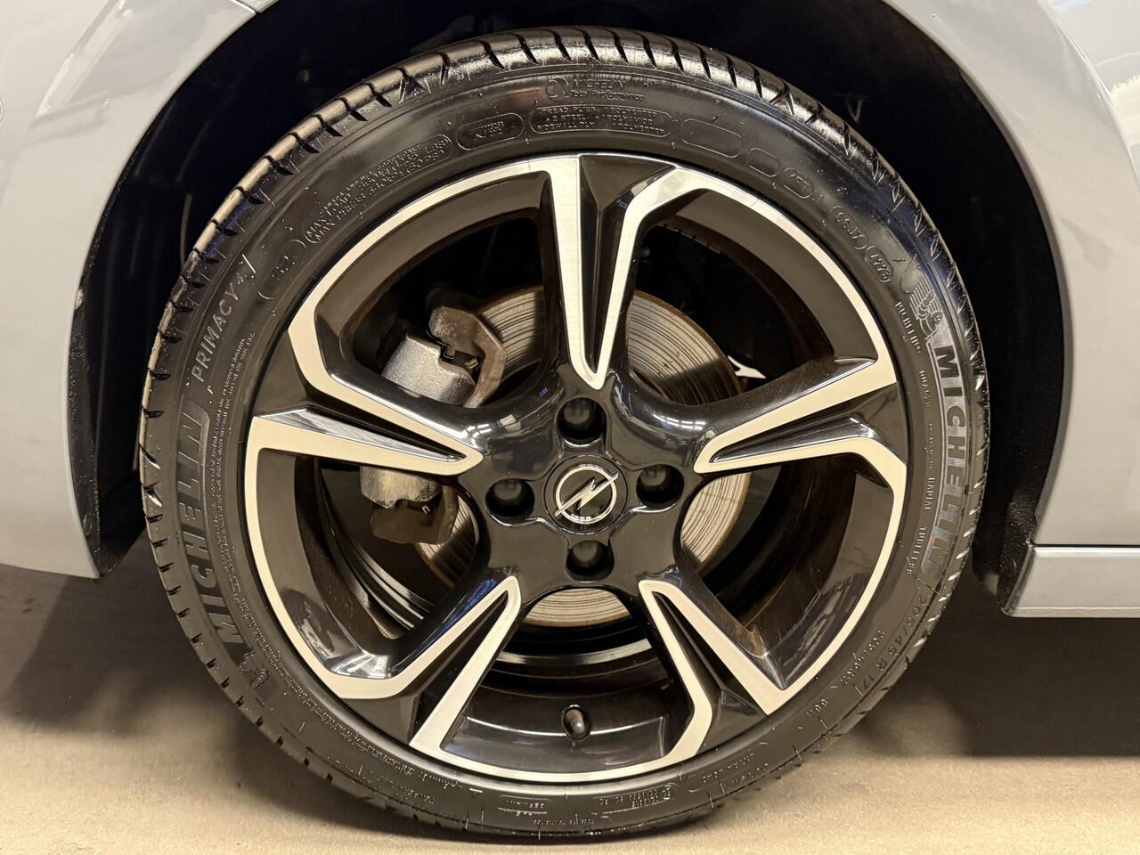 Opel CORSA 1.2 Turbo GS PANODAK-CAMERA-ECC-PDC-LMV-SPORT INT-CRUISE CONTROL