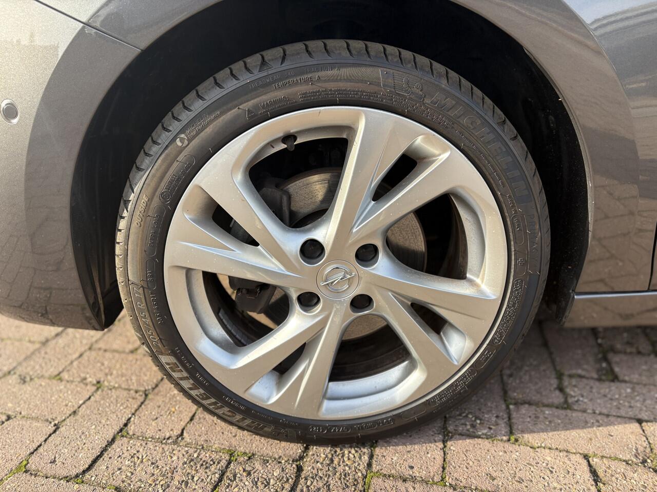 Opel CORSA 1.2 Elegance, panodak, navi, cruise, climate control