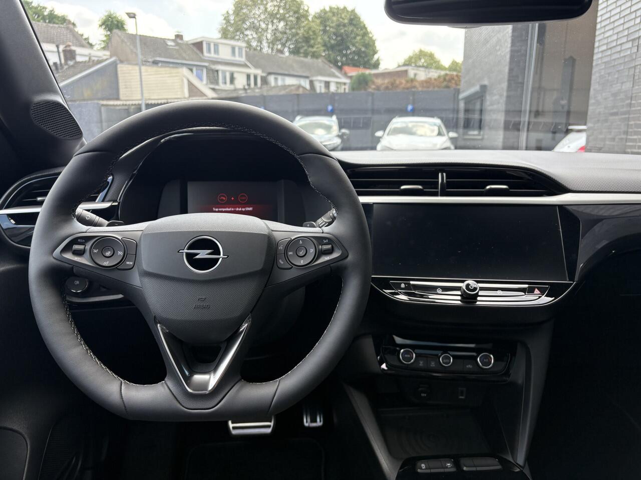 Opel CORSA 1.2 Turbo GS, 130 pk, panodak,navi via app.