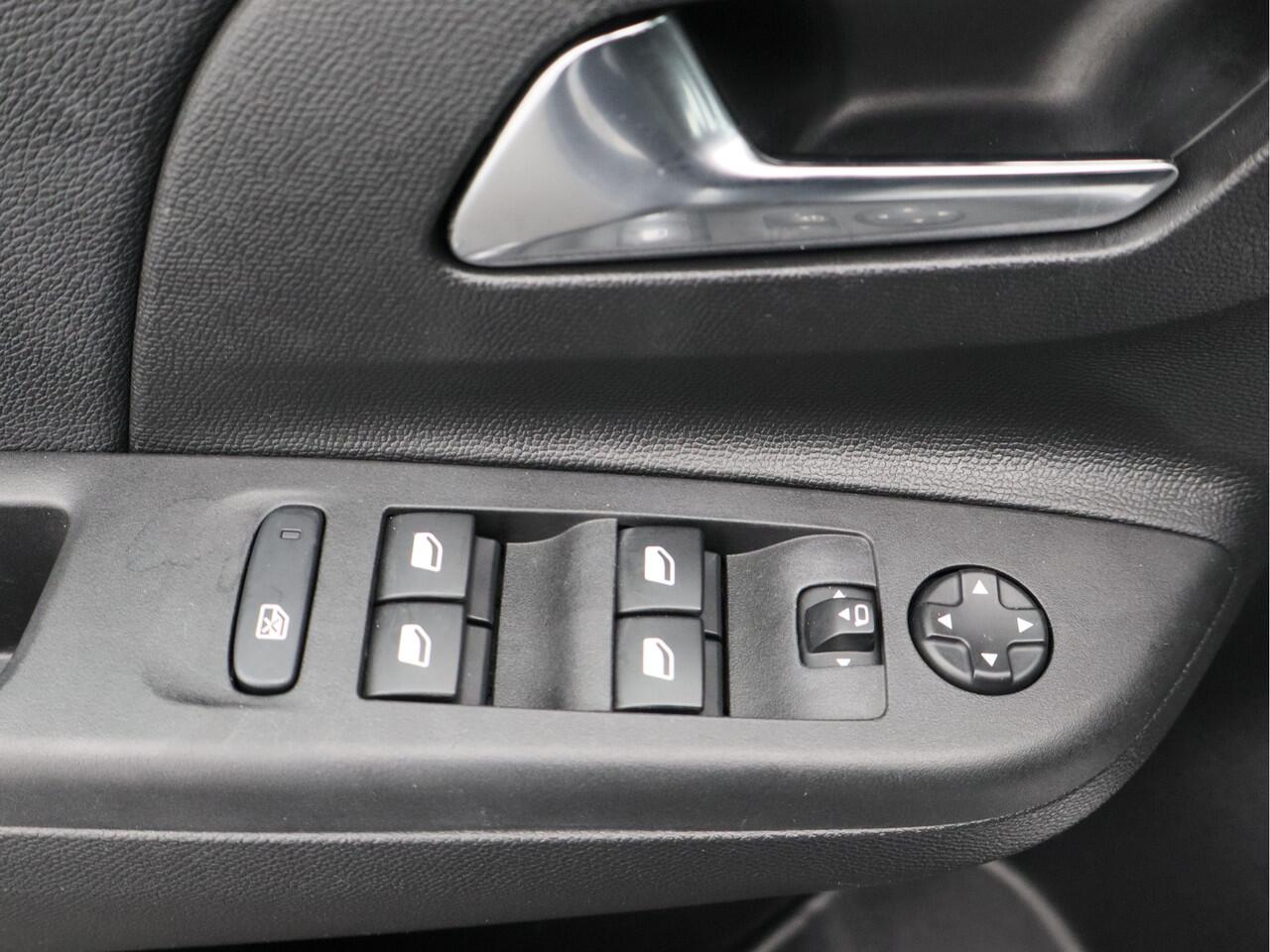 Opel CORSA 1.2 Elegance/ automaat/ lage km/ compleet!