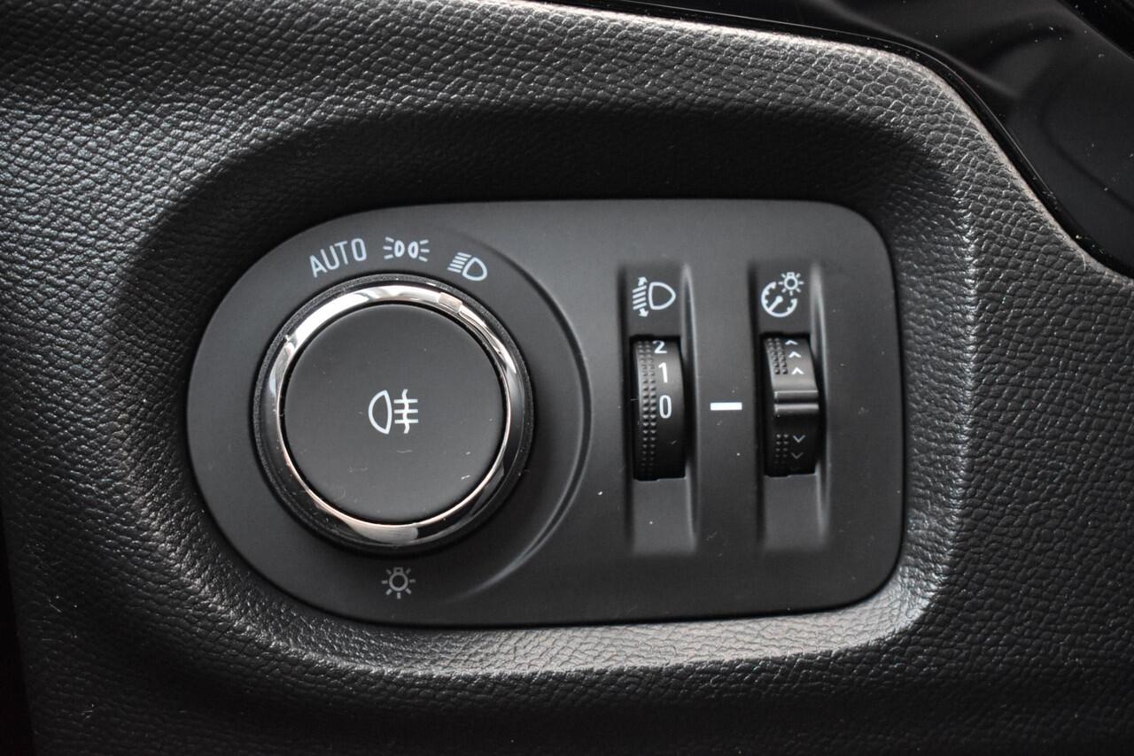 Opel CORSA 1.2 Edition | Navi / Climate / Cruise