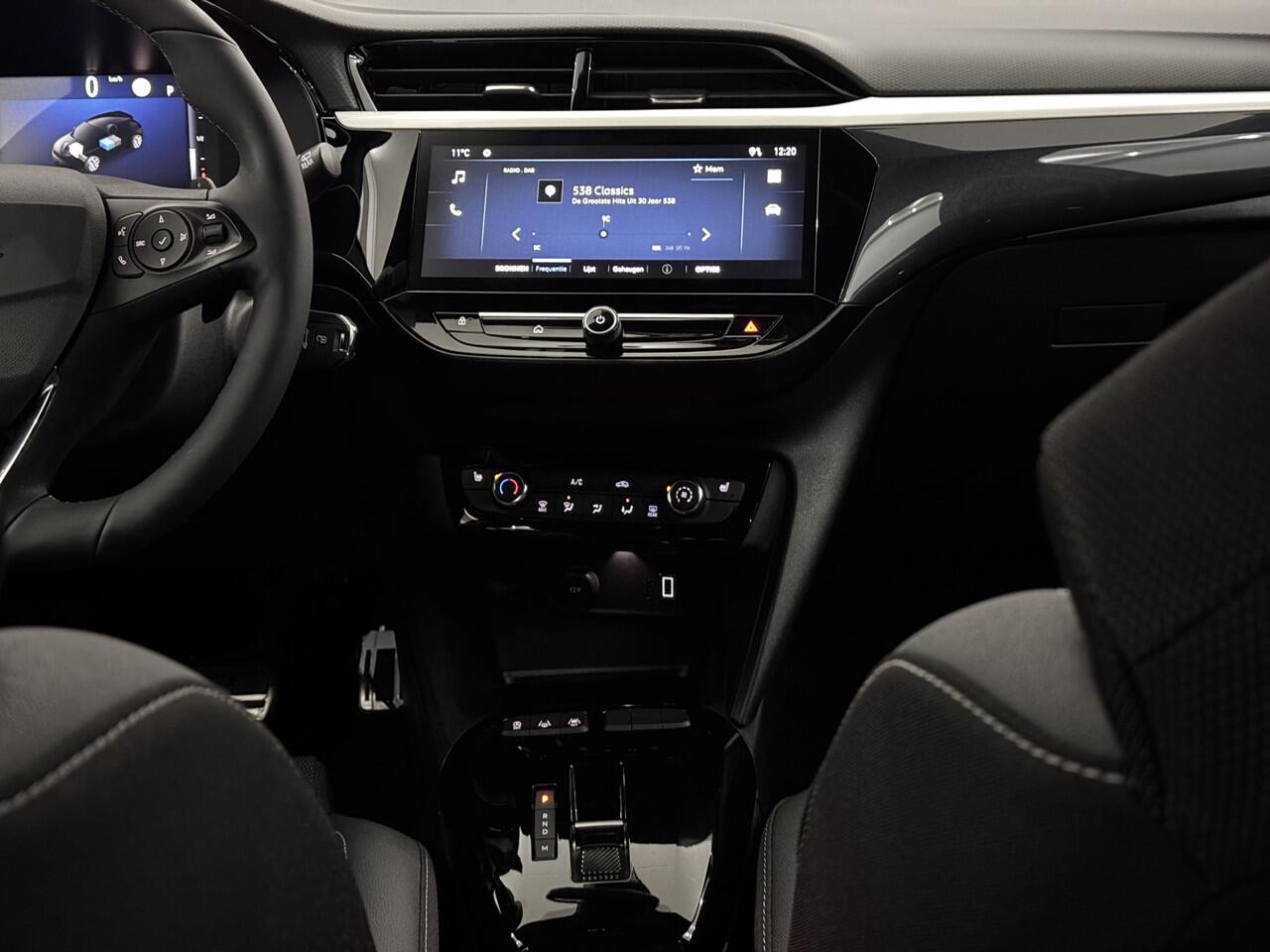 Opel CORSA 1.2 GS Line Half leder, Camera, Apple carplay, Virtual desk, Winterpakket, Cruise control, 2 jaar garantie