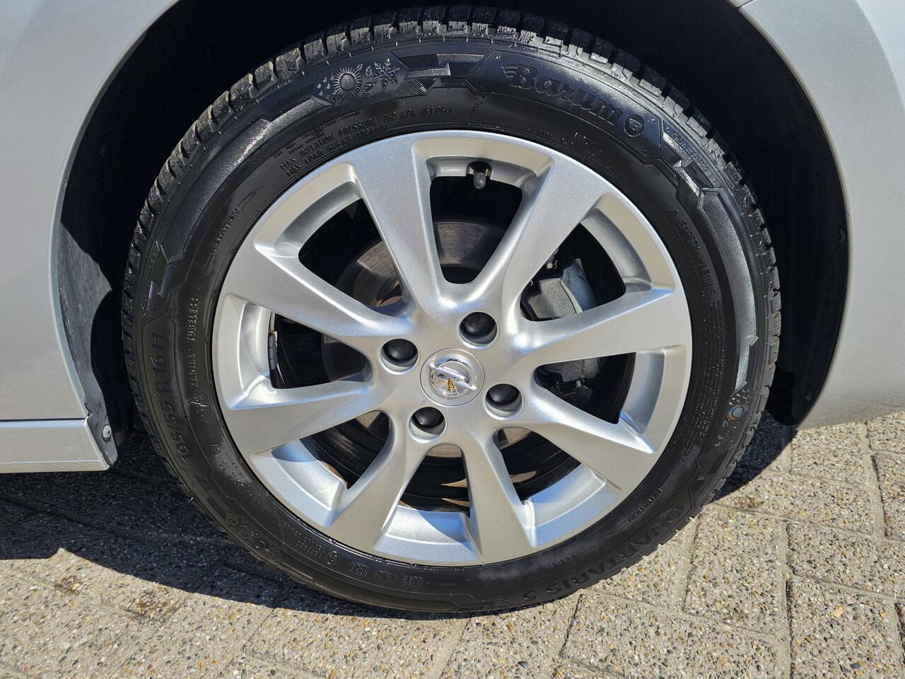 Opel CORSA 1.2 Edition, Carplay! Stuurverwarming! Apk 11-26! Zondag OPEN!