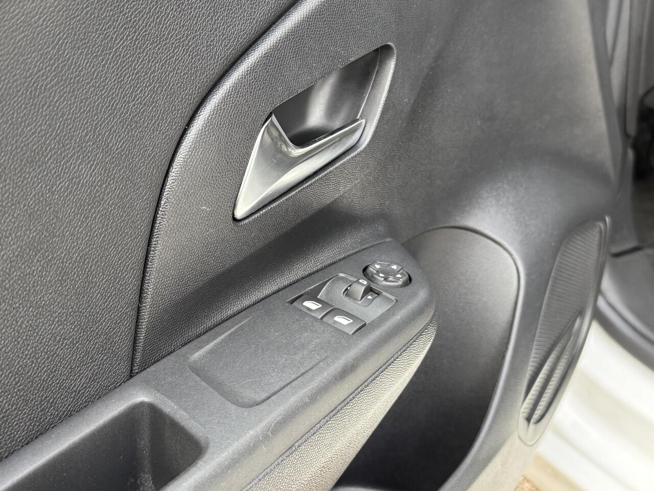 Opel CORSA 1.2 Edition l Navigatie l Carplay l Cruise Control l Lichtmetaal