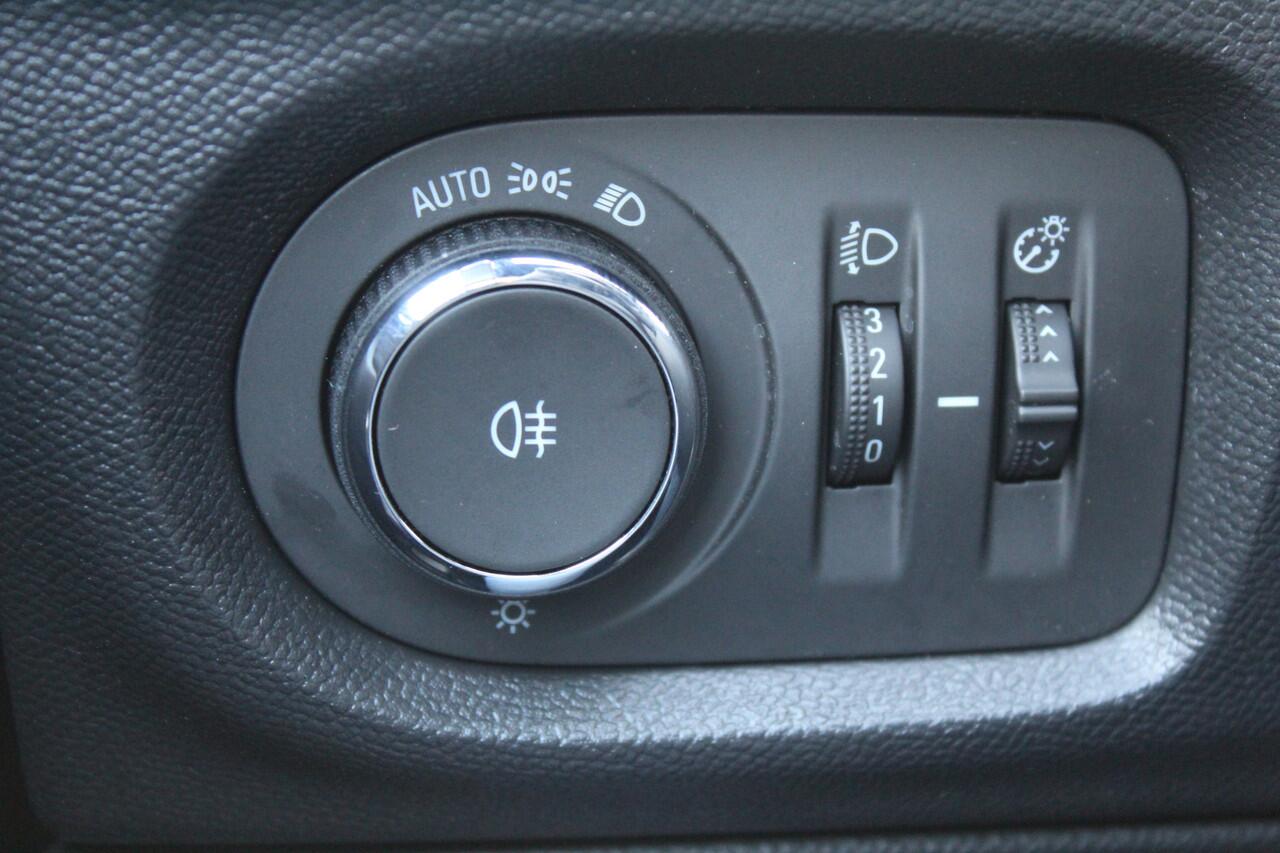 Opel CORSA 1.2 Turbo GS Stuur + Stoel verwarming l Cruise control l Navigatie l AppleCarPlay/AndroidAuto l Parkeercamera l voor en achter sensoren l Dodehoek detectie l VDL auto