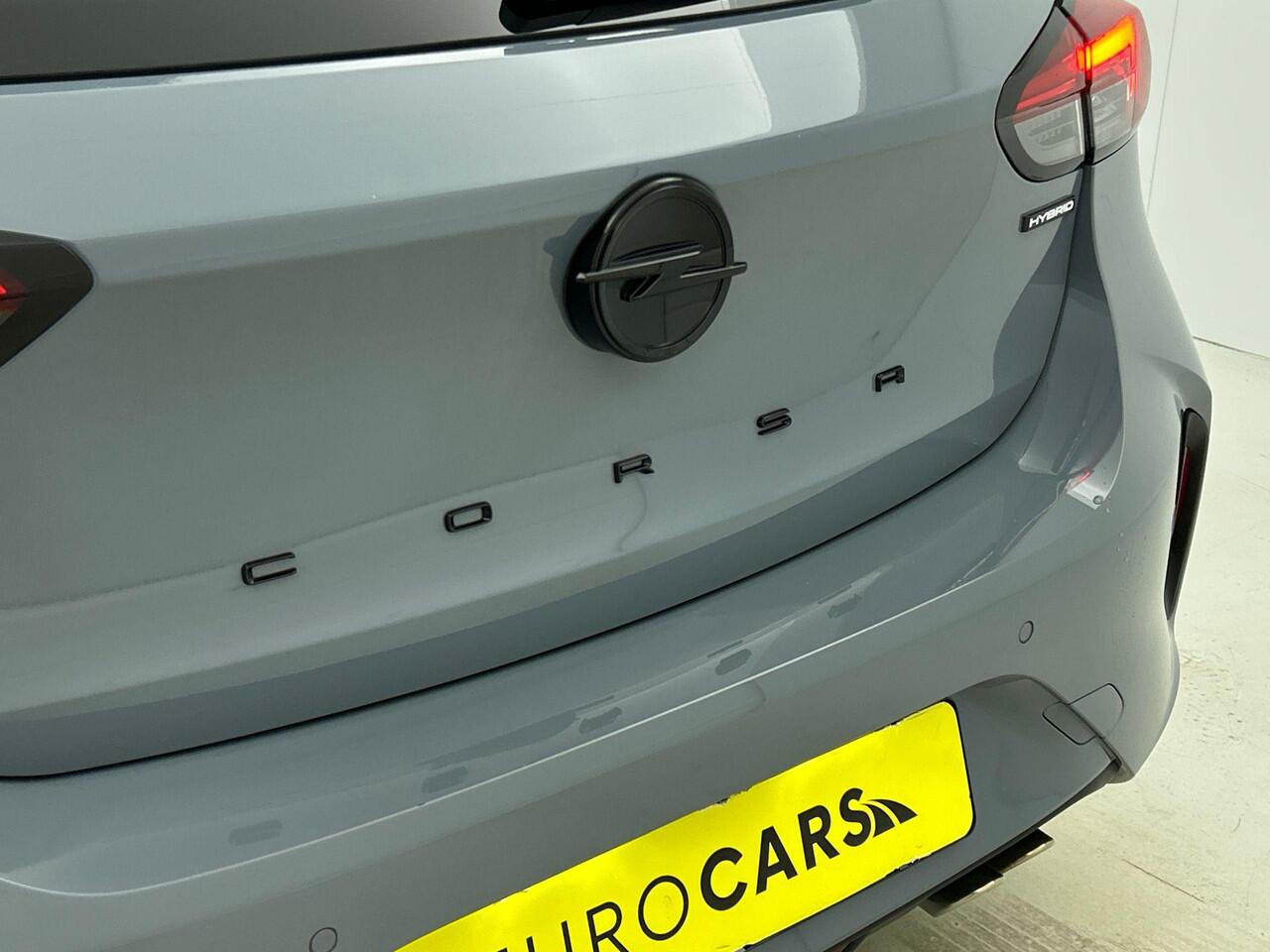 Opel CORSA 1.2 Turbo 136pk Hybrid GS Auto. Navigatie Apple Carplay/ Android Auto Camera Parkeersensoren Cruise Control Stoel- en stuurverwarming Airco Lichtmetalen velgen Getinte ramen