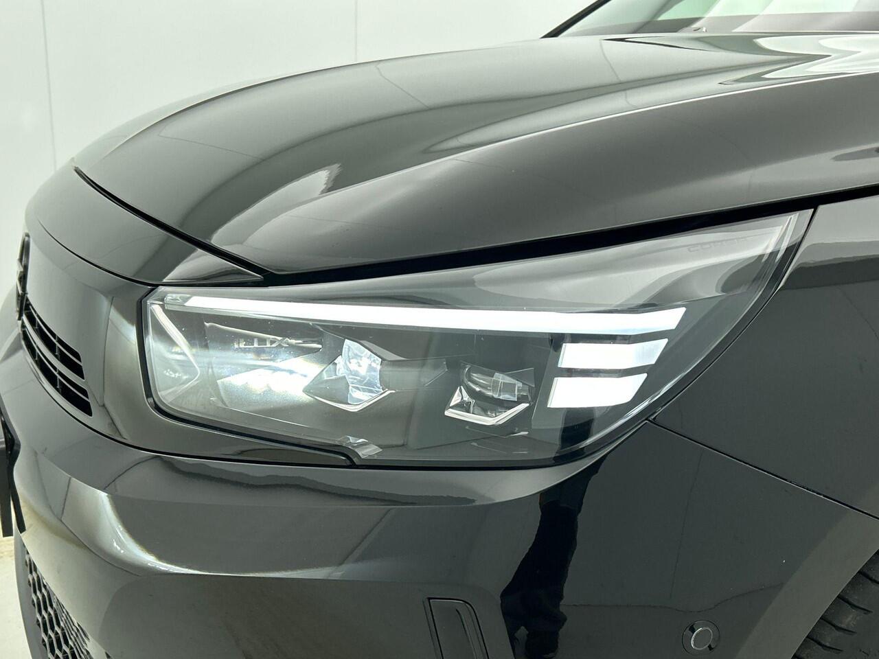 Opel CORSA 1.2 Turbo 136pk Hybrid GS Auto. Navigatie Apple Carplay/ Android Auto Camera Parkeersensoren Cruise Control Stoel- en stuurverwarming Airco Lichtmetalen velgen Getinte ramen