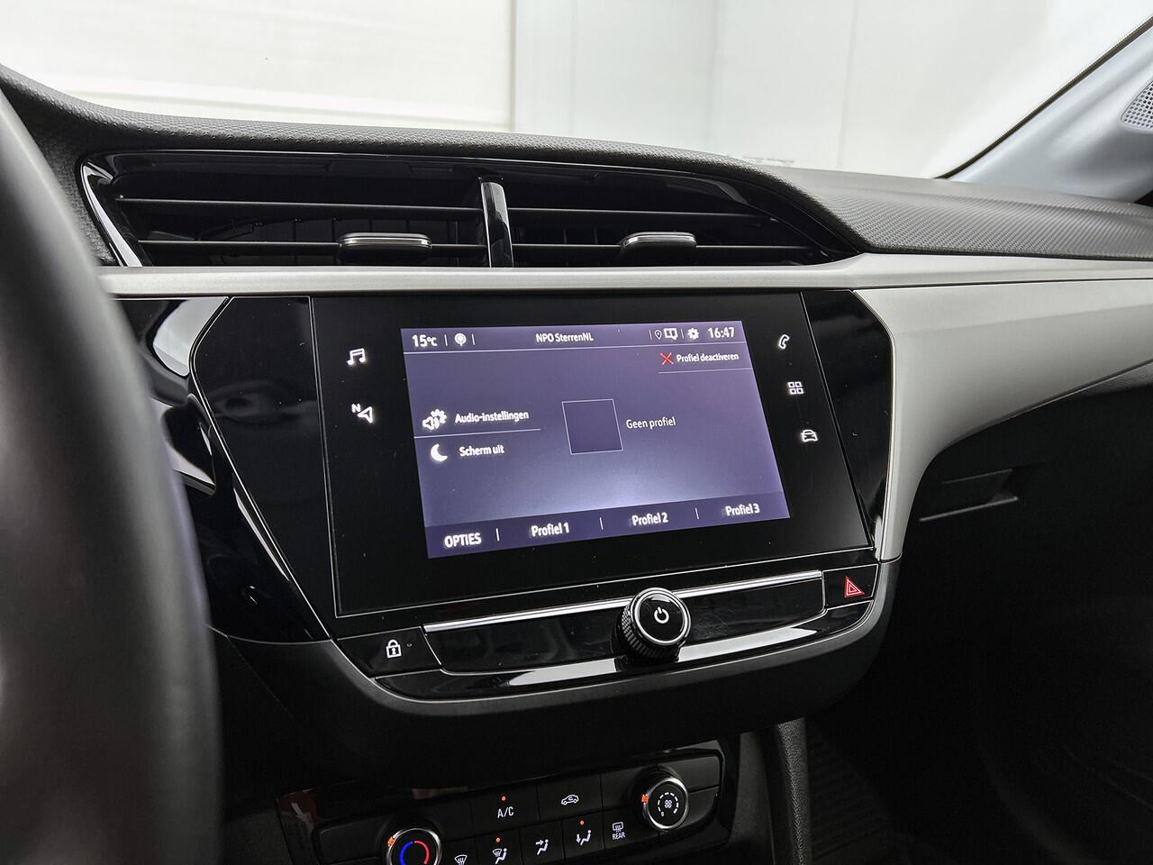 Opel CORSA 1.2 Edition / Trekhaak / Distributie bij 104dkm.vervangen / Airco / Pdc. / Navigatie / Edition+Licht-Zicht Pakket / Apk 03-2027