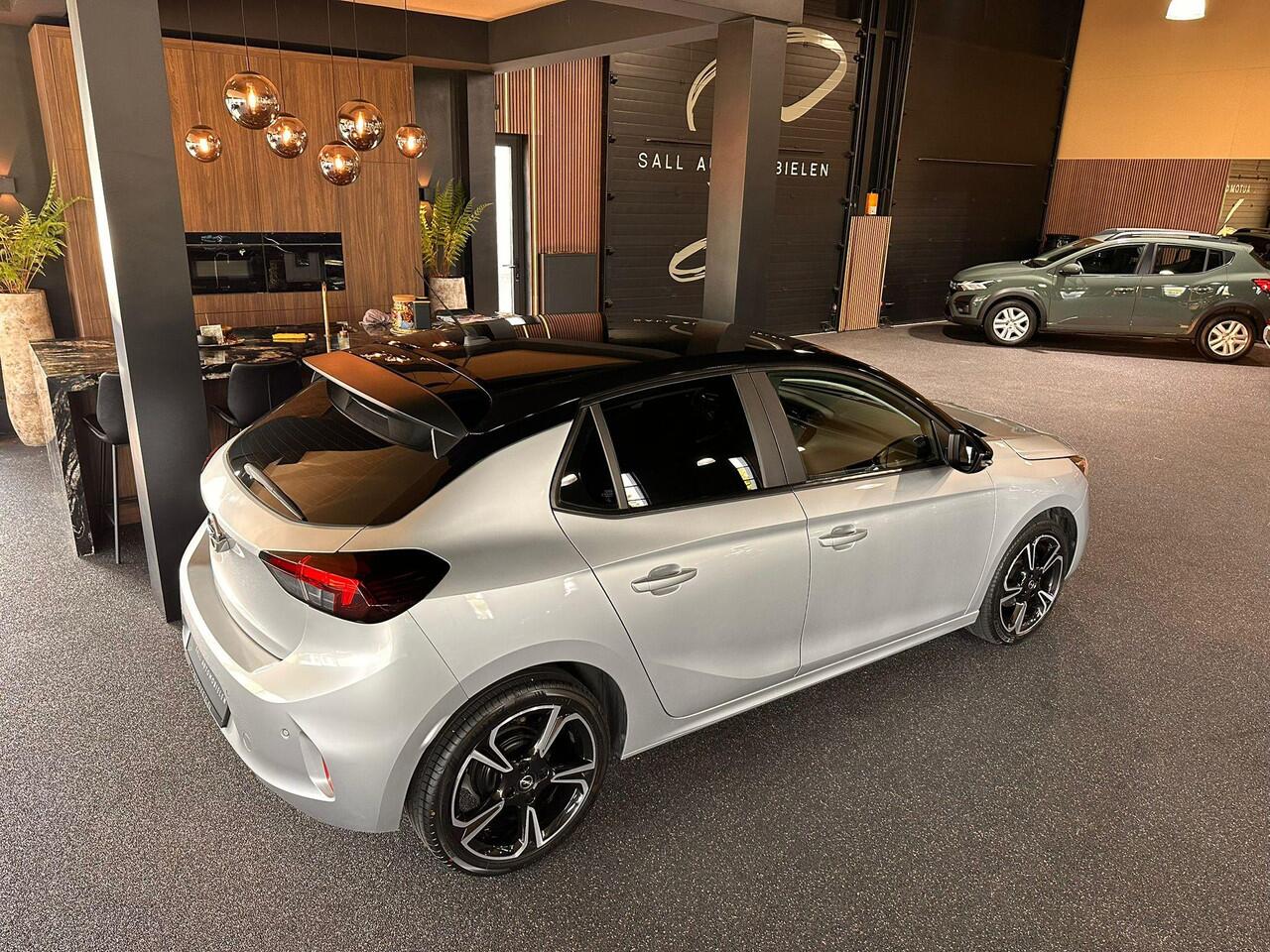 Opel CORSA 1.2 Edition Two tone/navi/360