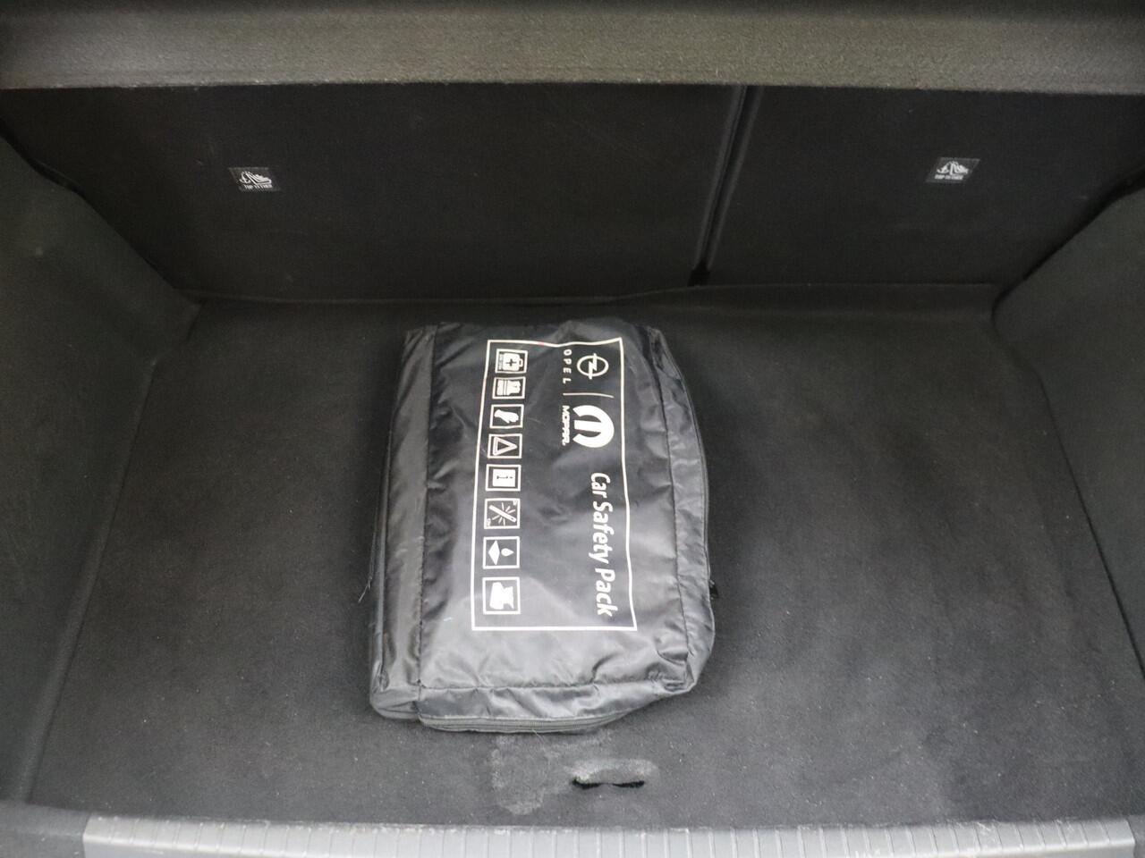 Opel CORSA 1.2 Level 2 | Carplay | Airco | Parkeersensoren | Cruise |