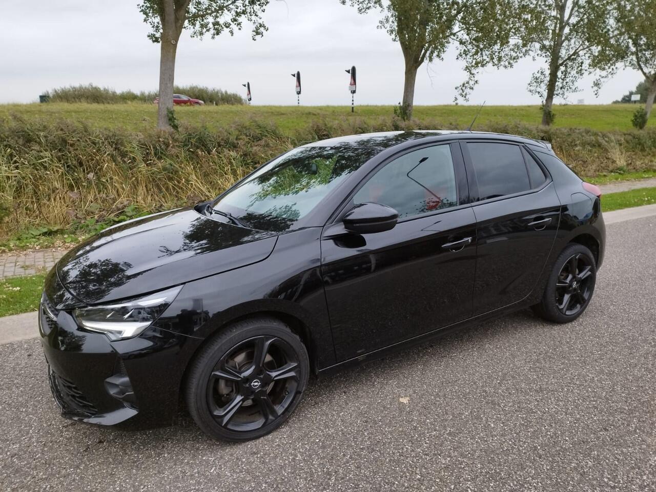 Opel CORSA 1.2 GS Line ** 49.525 KM ** 5 DRS ** Carplay ** 17 inch ** NAVI ** 100 PK ** 6 BAK **