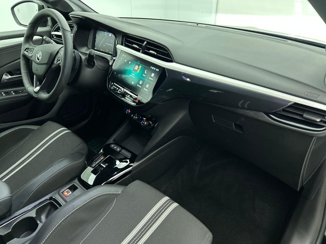 Opel CORSA 1.2 Turbo 136pk Hybrid GS Auto. Navigatie Apple Carplay/ Android Auto Camera Parkeersensoren Cruise Control Stoel- en stuurverwarming Airco Lichtmetalen velgen Getinte ramen