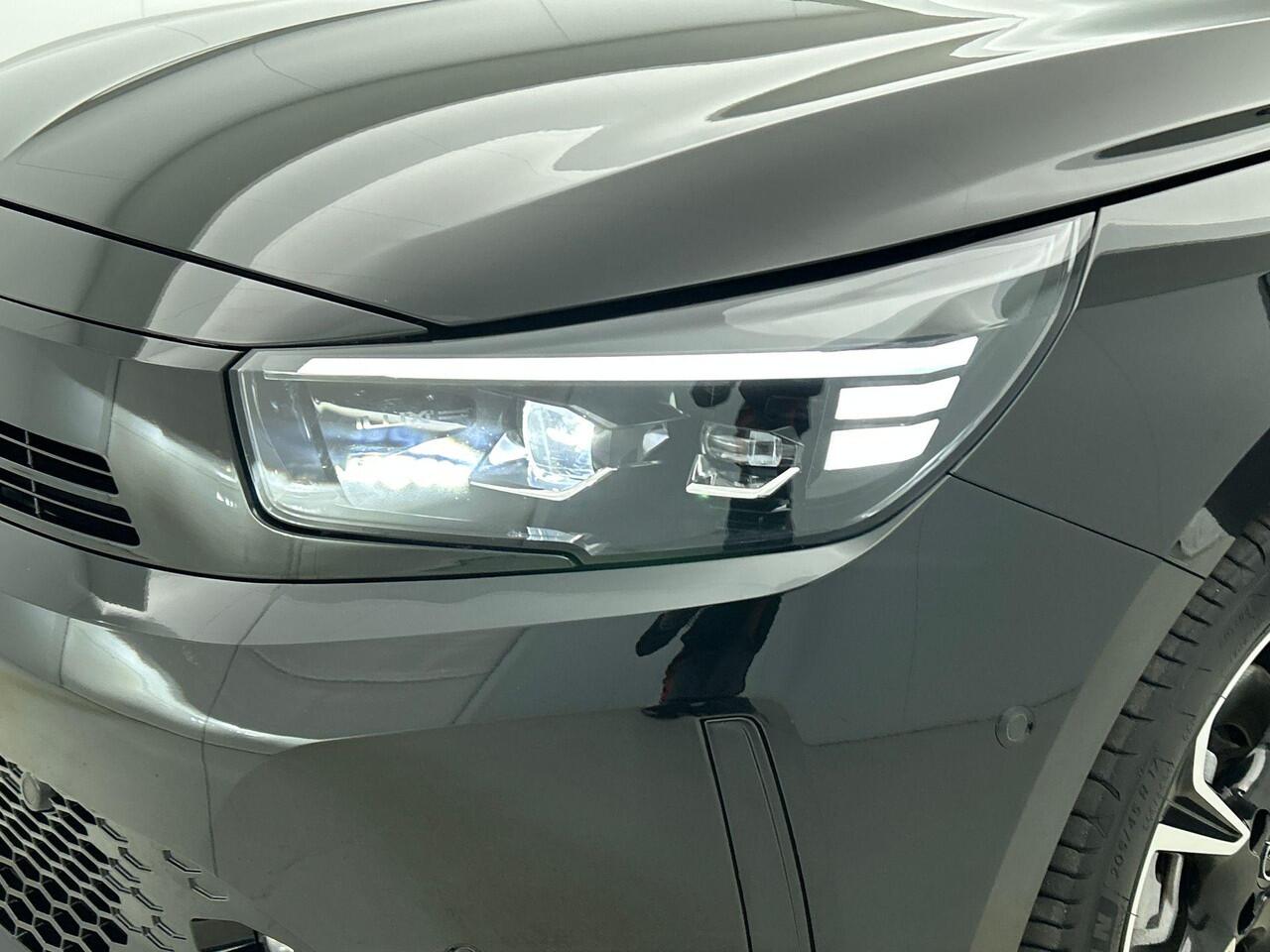 Opel CORSA 1.2 Turbo 136pk Hybrid GS Auto. Navigatie Apple Carplay/ Android Auto Camera Parkeersensoren Cruise Control Stoel- en stuurverwarming Airco Lichtmetalen velgen Getinte ramen