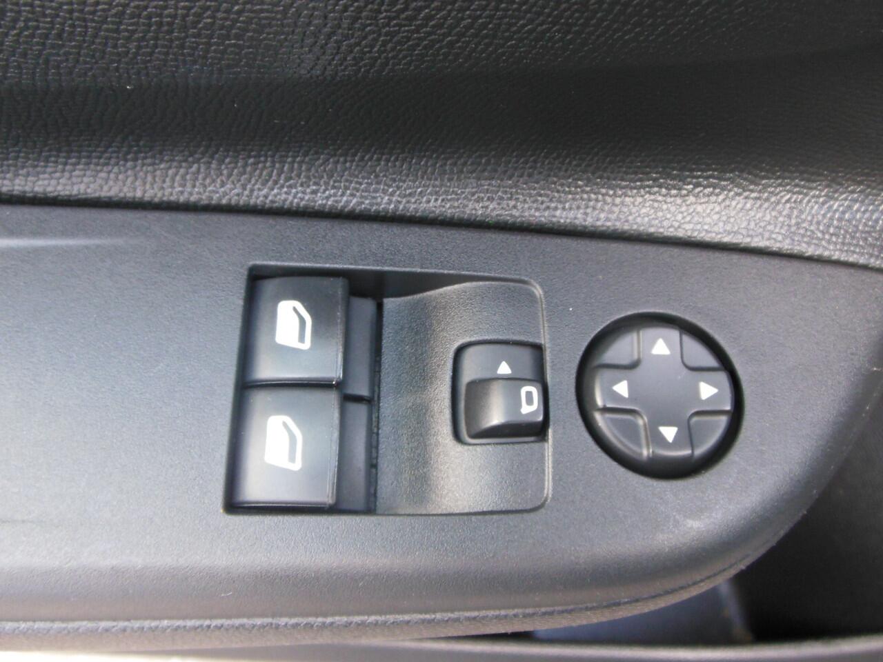 Opel CORSA 1.2 Edition Staat in Hoogeveen