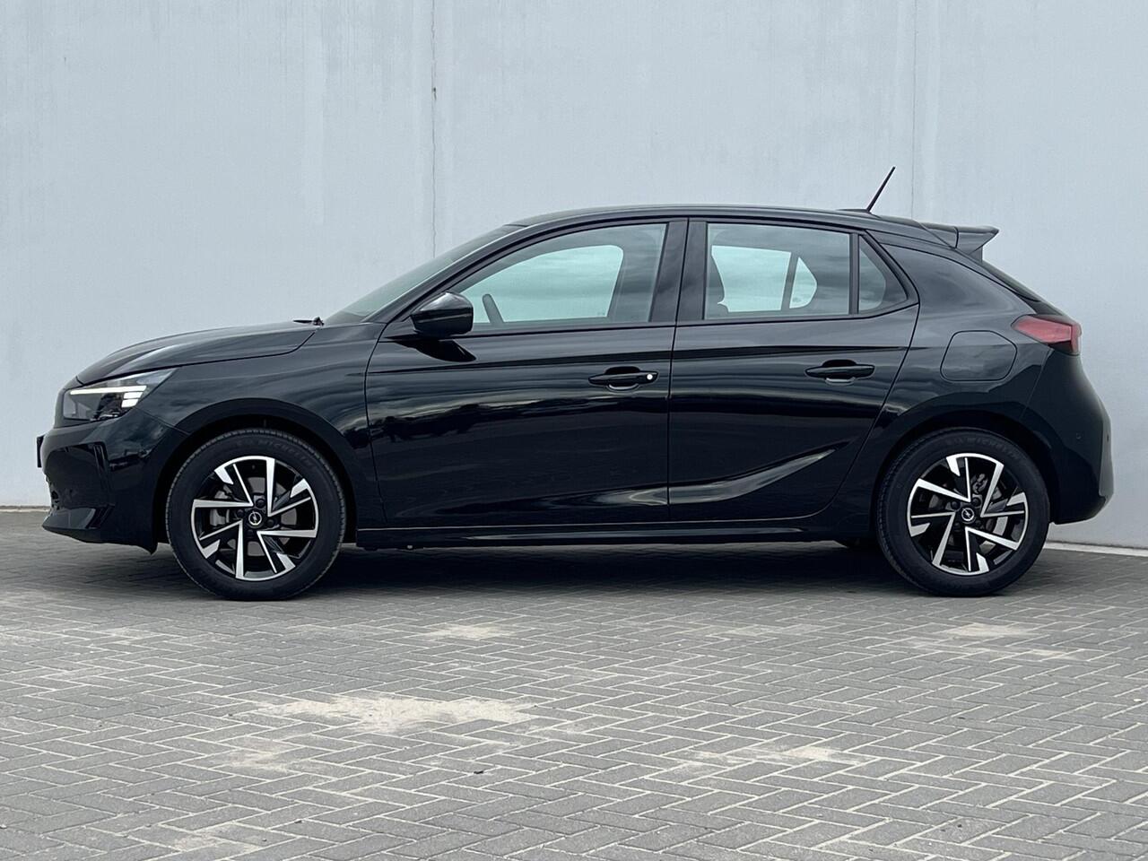 Opel CORSA 1.2 Turbo Hybrid GS 136PK Automaat / 100% Dealeronderhouden / Trekhaak (Trekgewicht 1.200kg) / Achteruitrijcamera / Navigatie via Apple Carplay & Android Auto / Cruise Control / Dodehoek Detectie / Parkeersensoren voor en achter / Radio / Airco