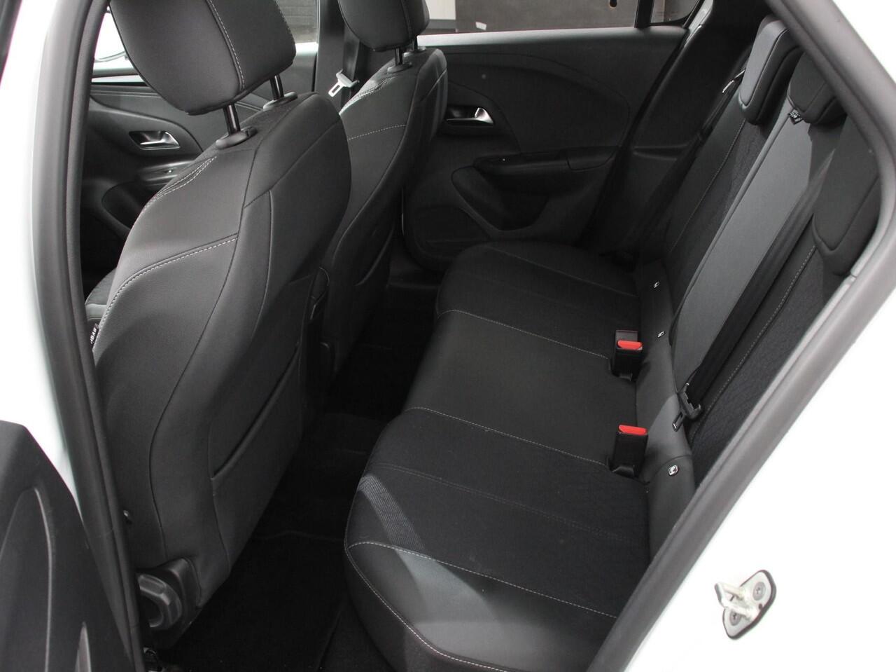 Opel CORSA 1.2 Turbo Sport Edition Climate control | Cruise control | Panoramadak | Achteruitrijcamera | Parkeersensoren | Stuurverwarming | Stoelverwarming | Apple Carplay/ Android Auto